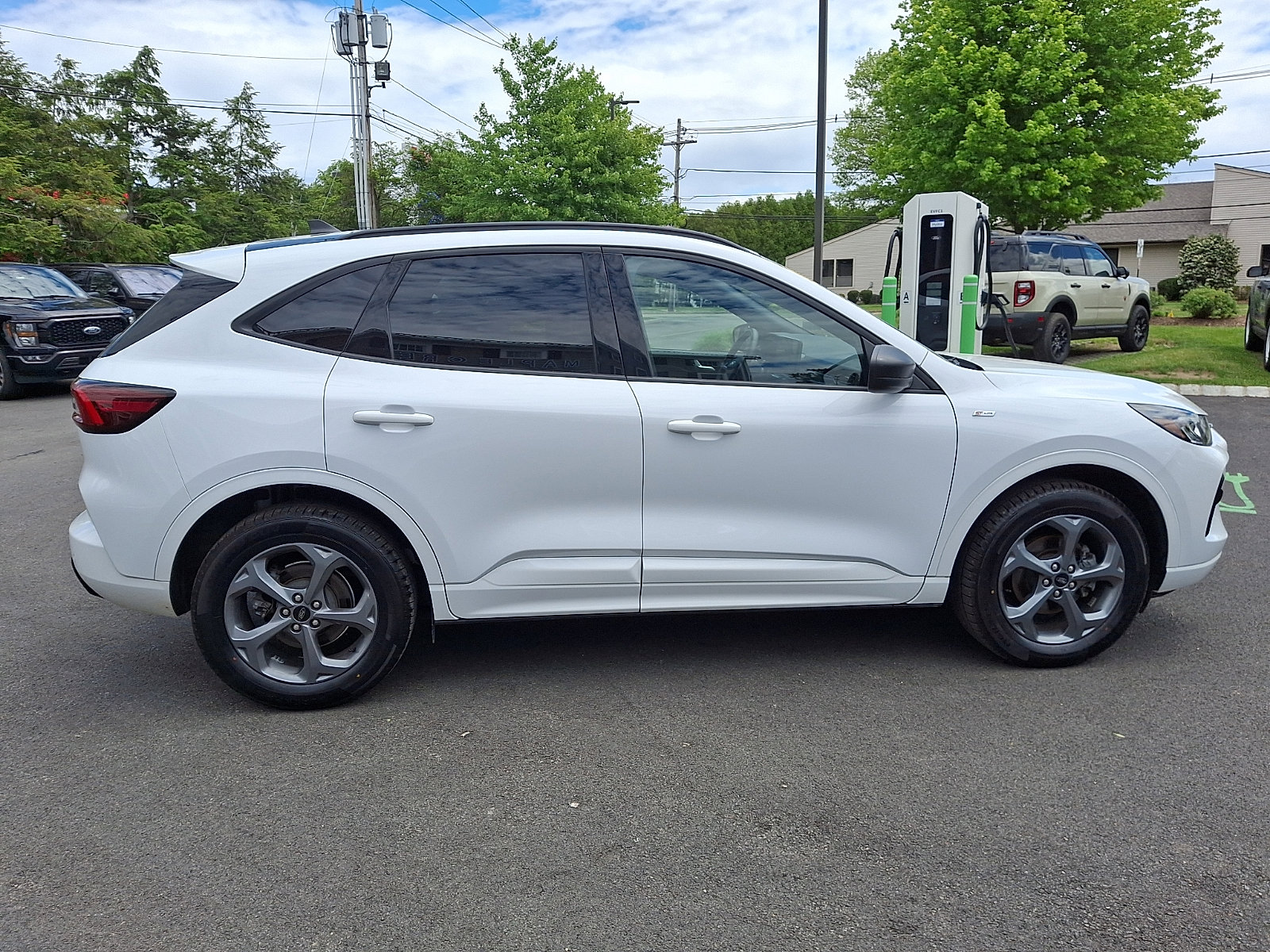 Certified 2023 Ford Escape ST-Line w/ Tech Pack #1 AWD/4WD image 4
