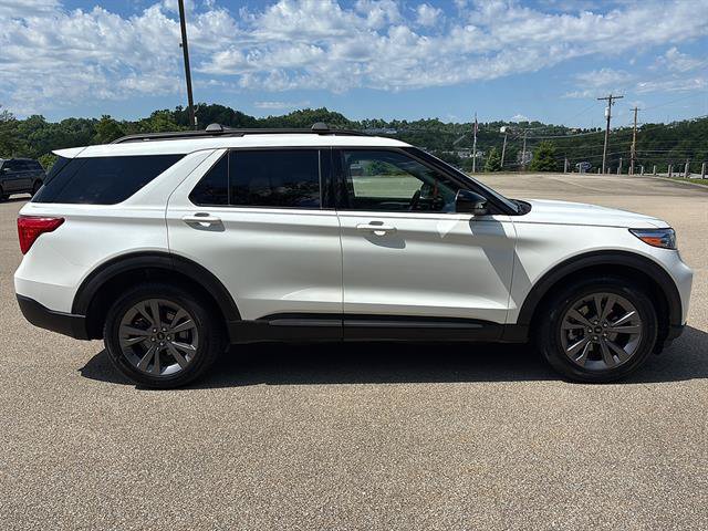 Certified 2024 Ford Explorer XLT w/ Equipment Group 202A AWD/4WD image 5