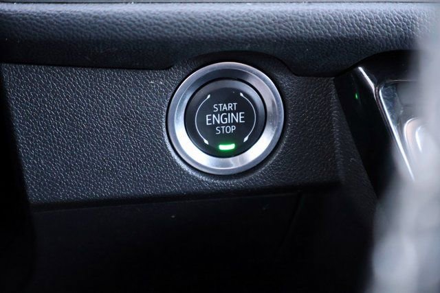 Used 2025 Chevrolet Traverse LT image 9