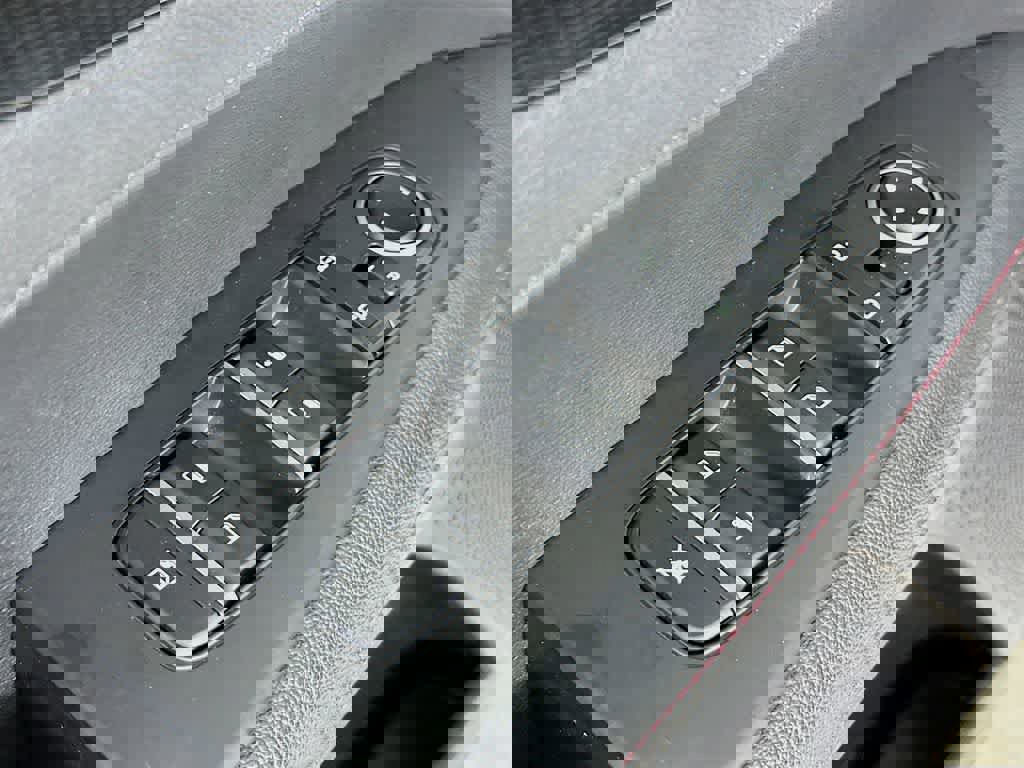 Used 2023 Kia Forte GT image 29