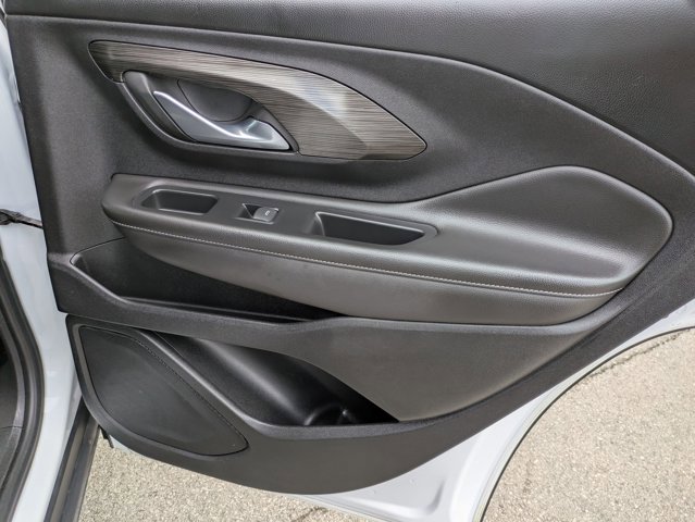 Used 2023 GMC Terrain SLT FWD image 28