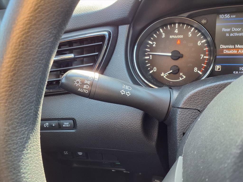 Used 2021 Nissan Rogue Sport S image 14