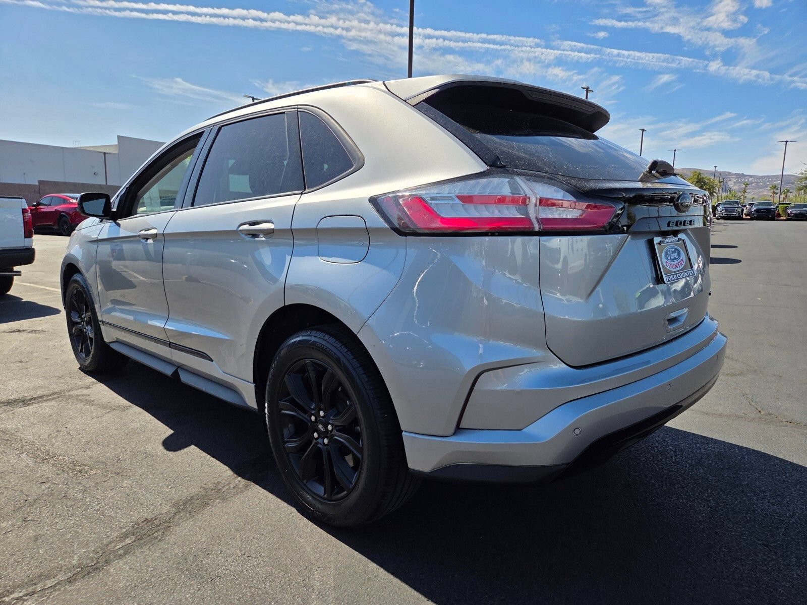 Certified 2023 Ford Edge SE w/ Black Appearance Package AWD/4WD image 4