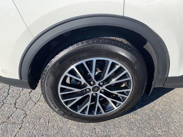 Certified 2024 Ford Escape SE w/ PHEV Premium Package FWD image 38