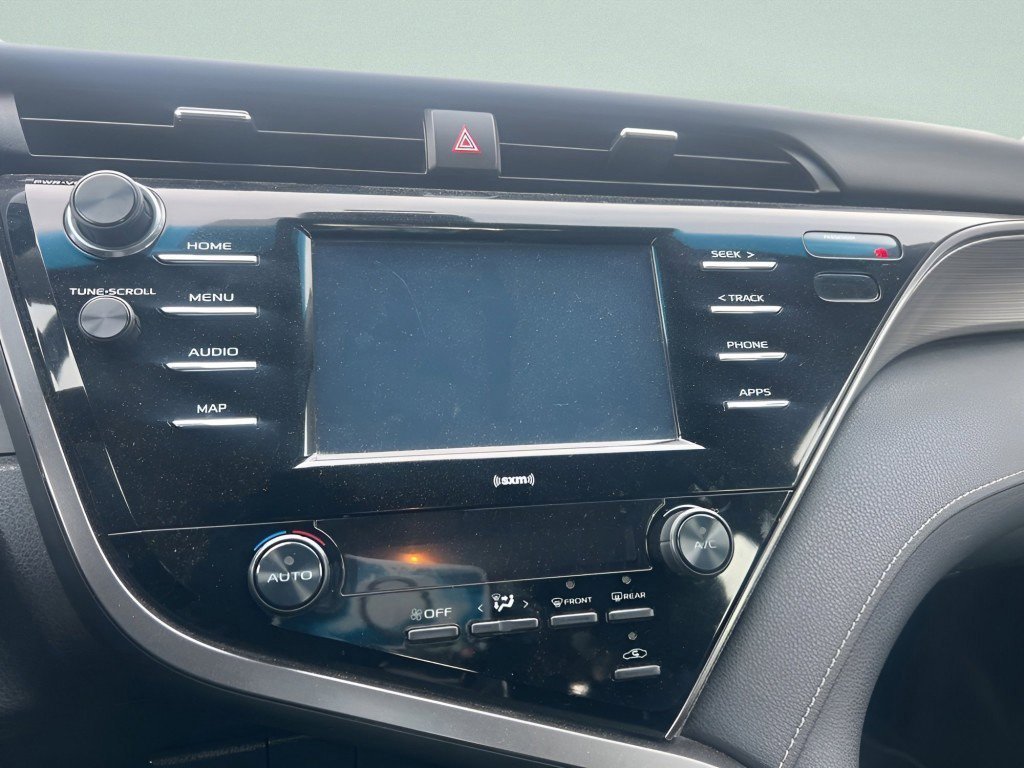 Used 2020 Toyota Camry SE image 22