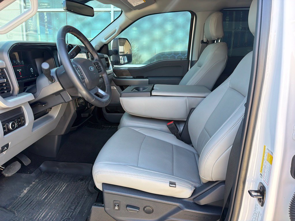 Certified 2026 Ford F250 XLT w/ XLT Premium Package AWD/4WD image 8