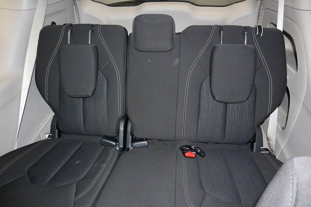 Used 2024 Chrysler Voyager LX image 19