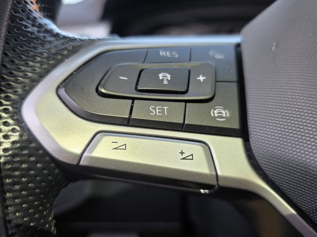 Used 2021 Volkswagen Atlas SE w/ Panoramic Sunroof Package FWD image 16