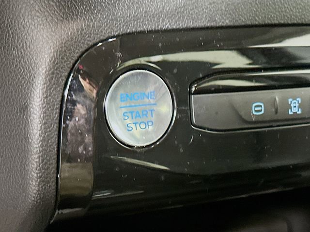 Certified 2025 Ford Escape SE w/ Class II Trailer Tow Package FWD image 21