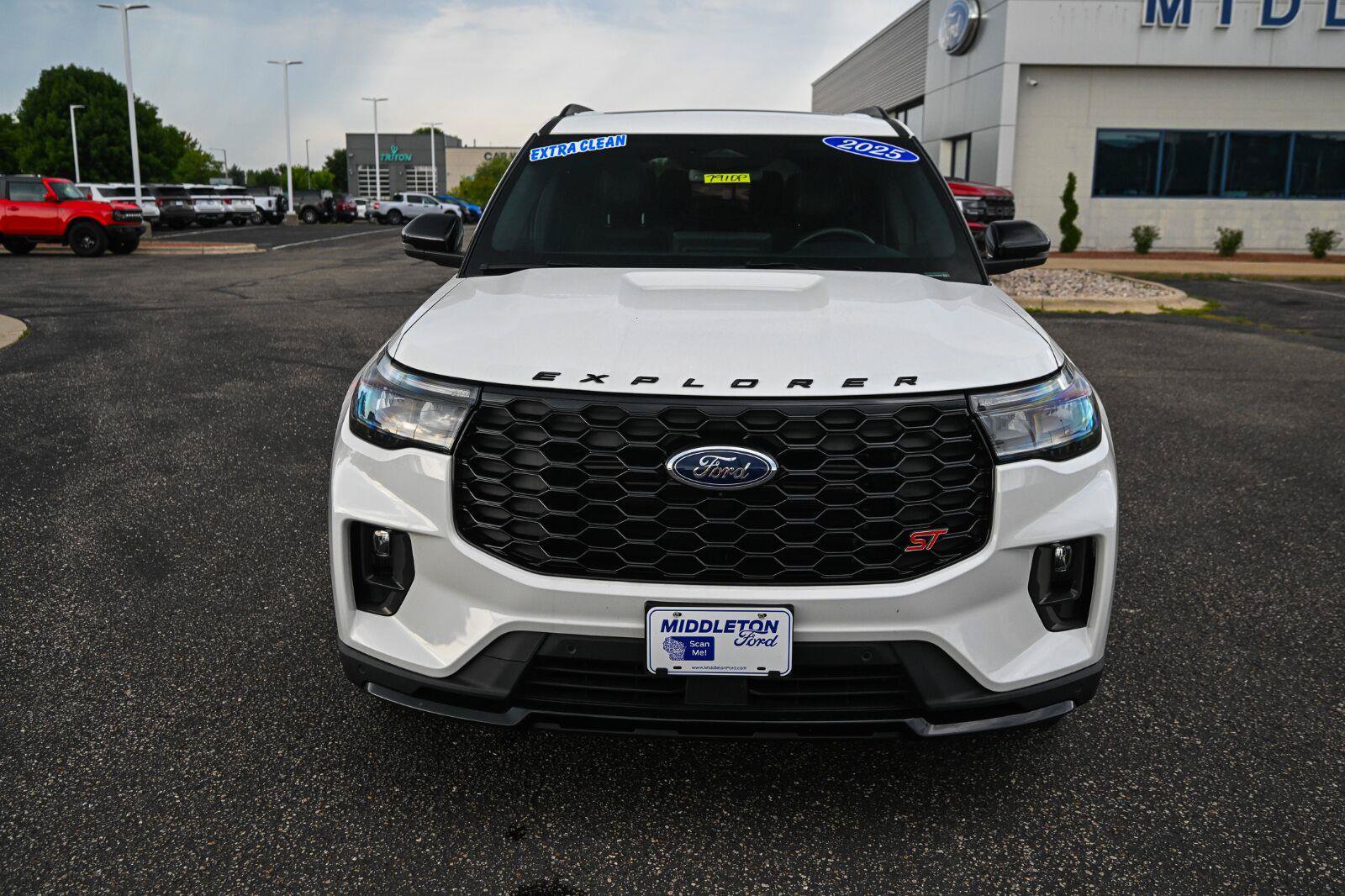 Certified 2025 Ford Explorer ST AWD/4WD image 10