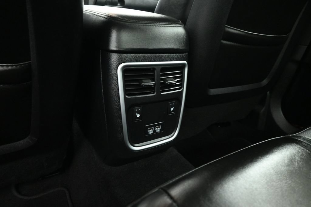 Used 2020 Chrysler 300 Limited AWD/4WD image 19