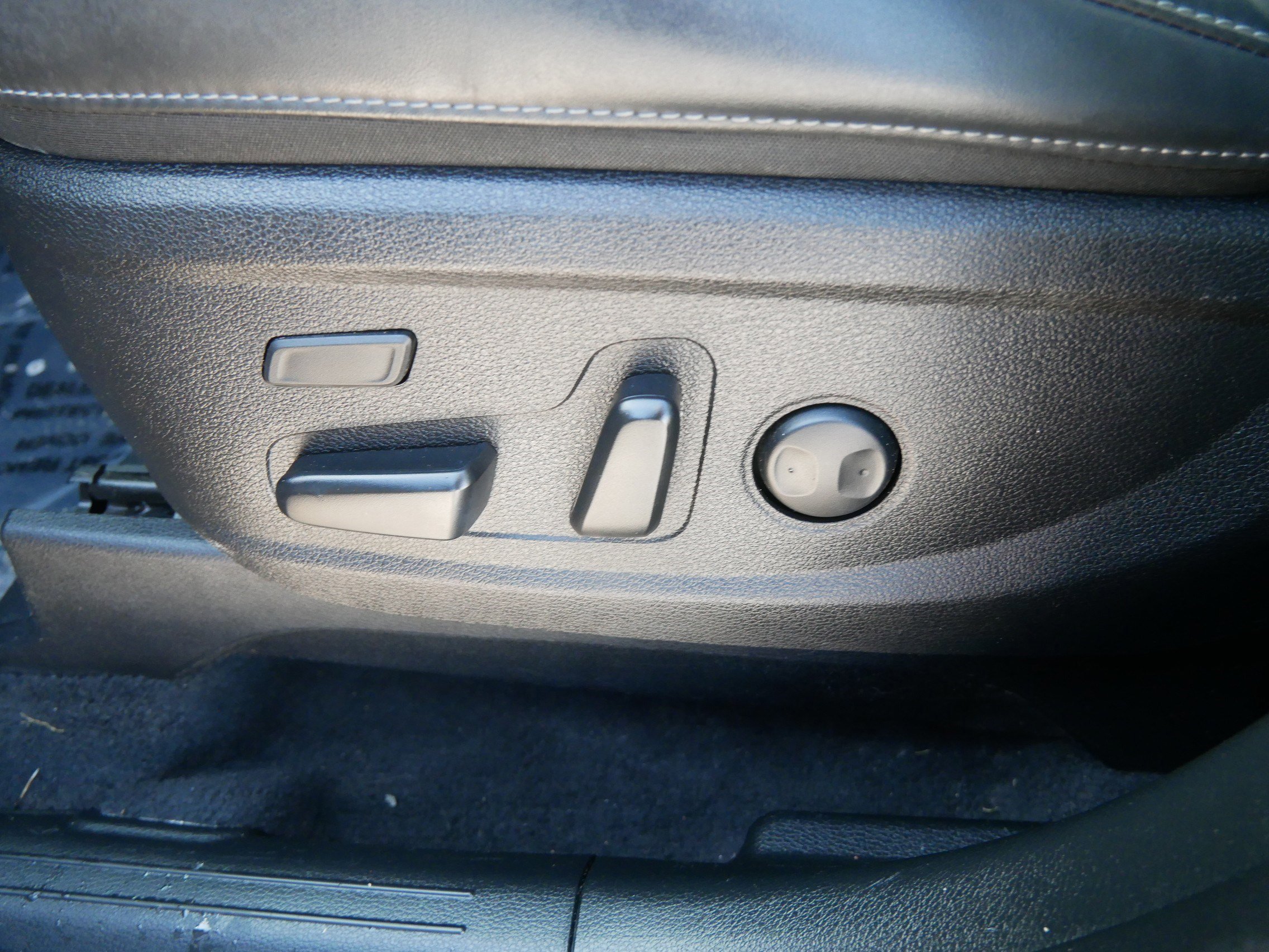 Used 2022 Kia Telluride SX w/ SX Prestige Package image 19