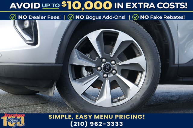 Certified 2023 Ford Escape Platinum AWD/4WD image 3