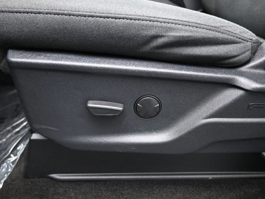 Certified 2022 Ford F150 XLT w/ Equipment Group 301A Mid image 38