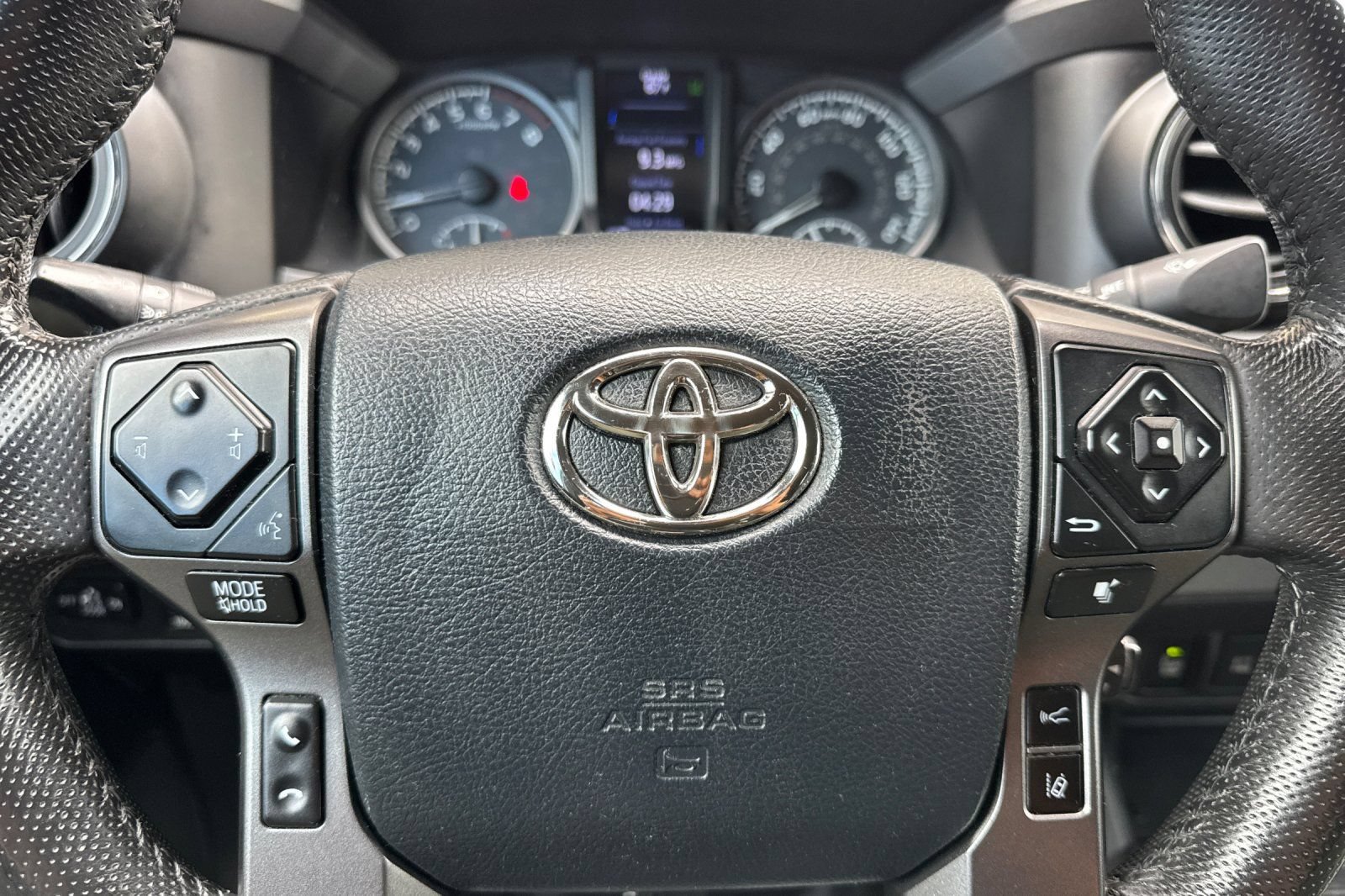 Used 2019 Toyota Tacoma TRD Off-Road w/ Technology Package RWD image 24