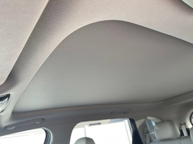 Used 2025 Kia Sorento S w/ Panoramic Sunroof Package FWD image 32