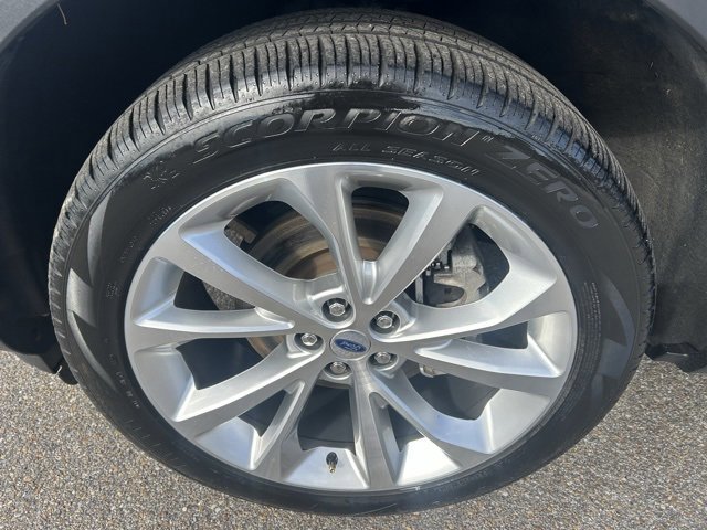 Certified 2022 Ford Explorer Platinum w/ Equipment Group 601A image 10