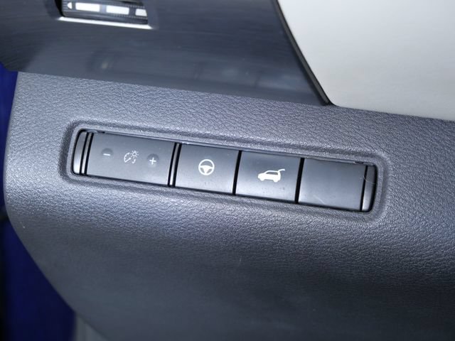 Used 2023 Nissan Pathfinder SL AWD/4WD image 22