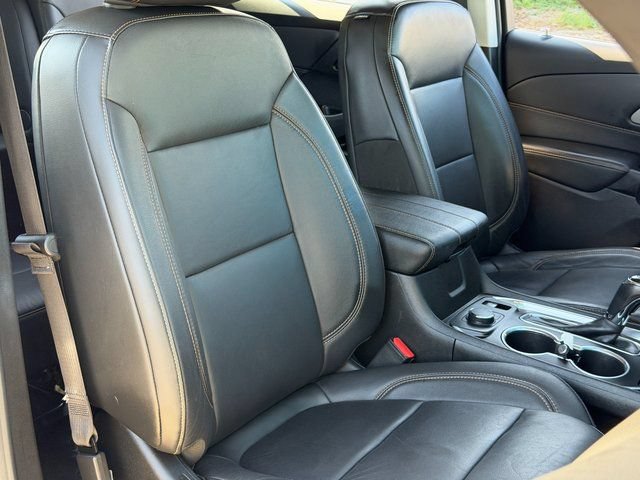 Used 2019 Chevrolet Traverse LT FWD image 32