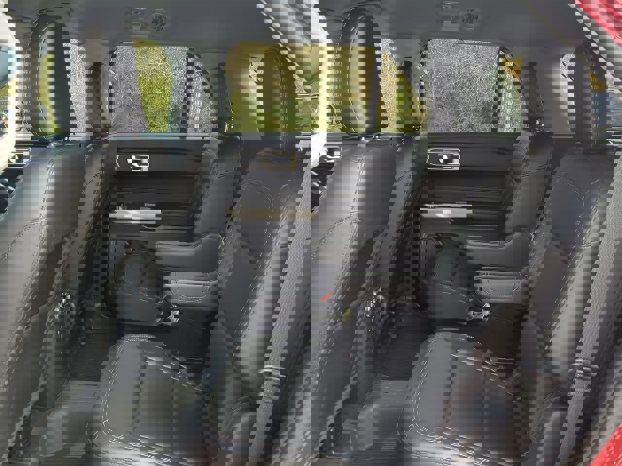 Certified 2022 Ford Explorer XLT w/ Equipment Group 202A image 12