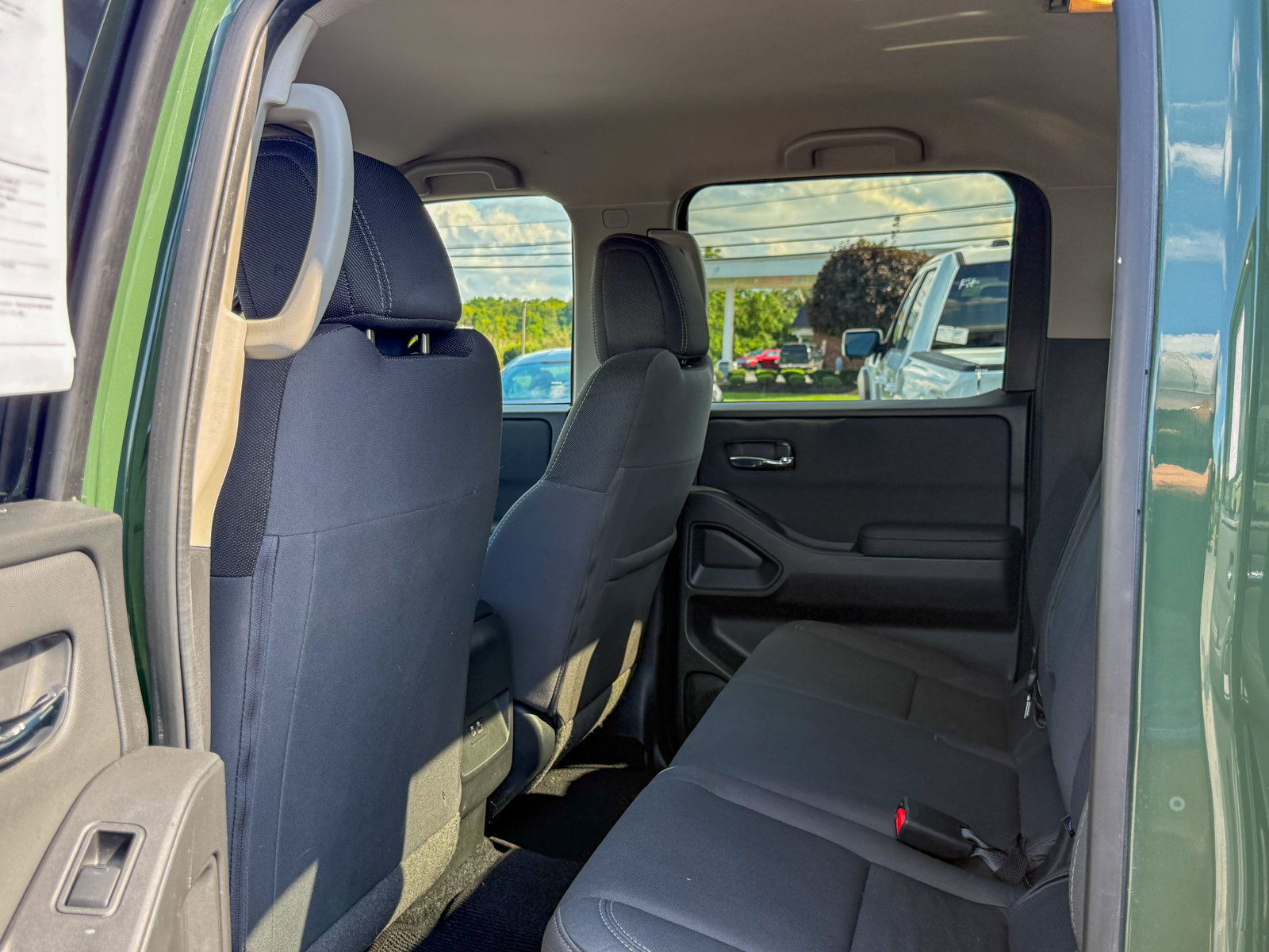 Used 2024 Nissan Frontier SV w/ Technology Package AWD/4WD image 18