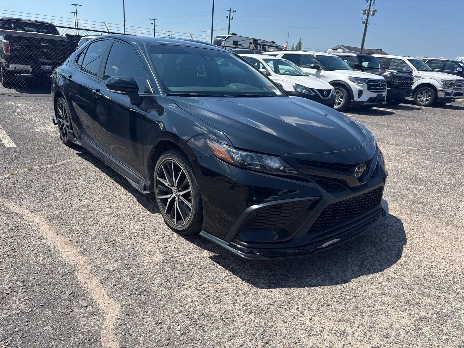 Used 2023 Toyota Camry SE FWD image 1