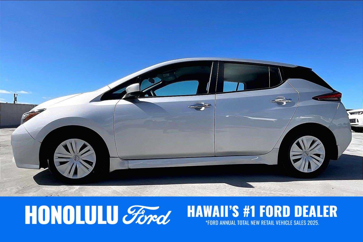 Used 2024 Nissan Leaf S FWD image 3