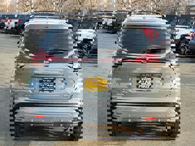 Used 2023 Nissan Kicks SR w/ Exterior Package image 4