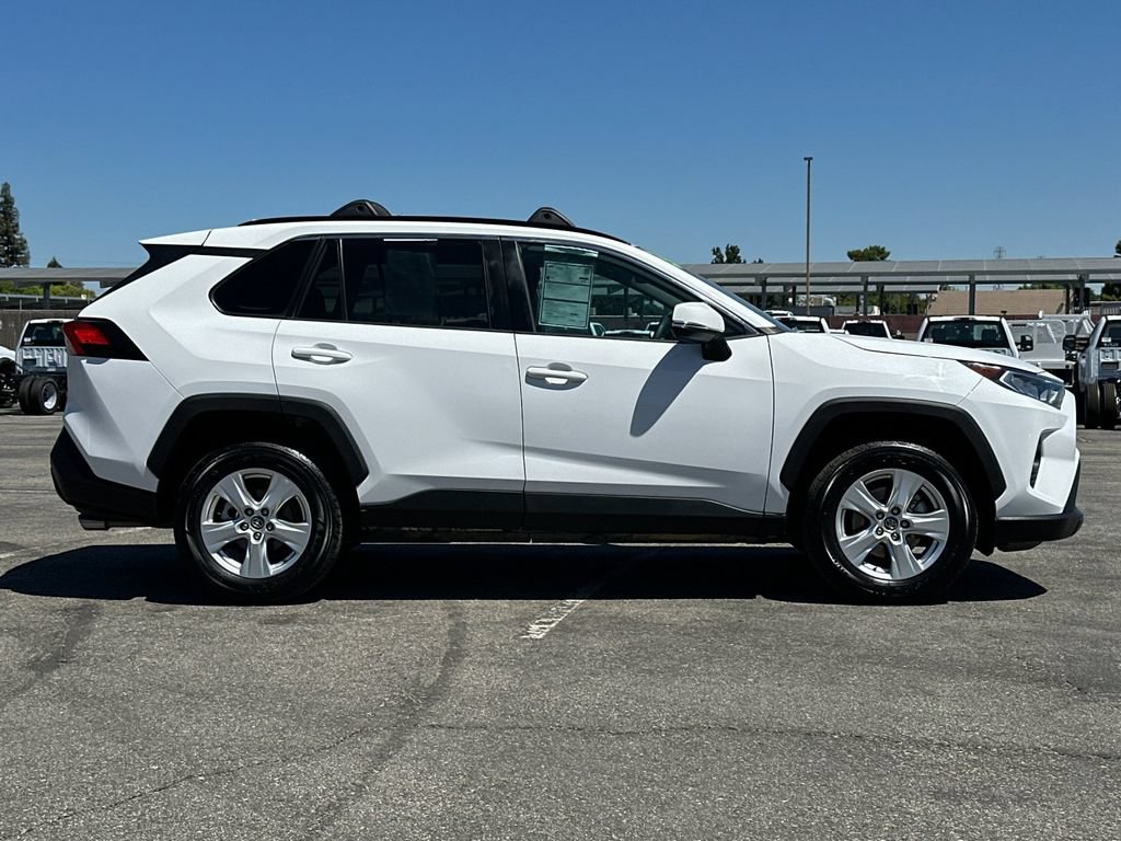 Used 2021 Toyota RAV4 XLE w/ Carpet Mat Package (TMS) FWD image 2