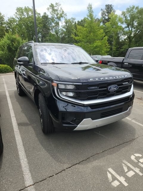 Certified 2025 Ford Expedition Platinum w/ Platinum Ultimate Package AWD/4WD image 2