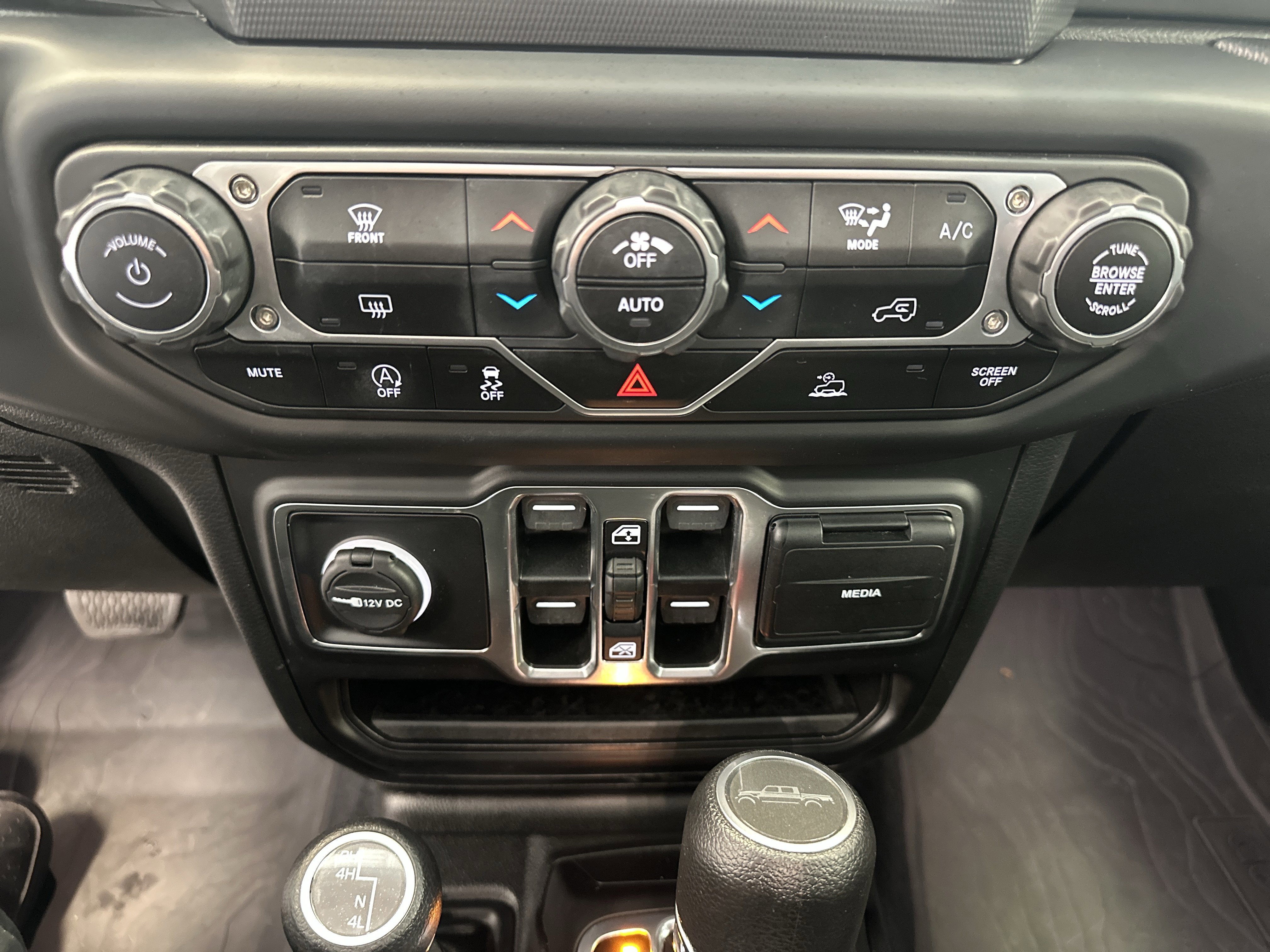 Used 2023 Jeep Gladiator Sport image 26