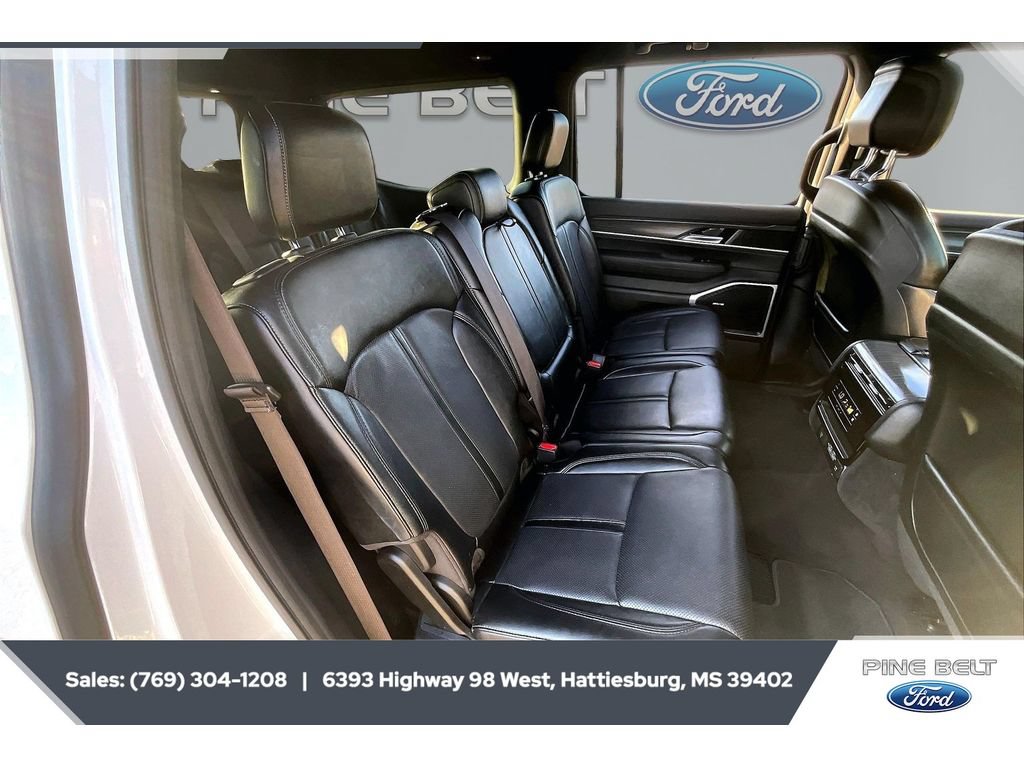 Used 2024 Jeep Wagoneer Series II w/ Flexible Seating Group AWD/4WD image 20
