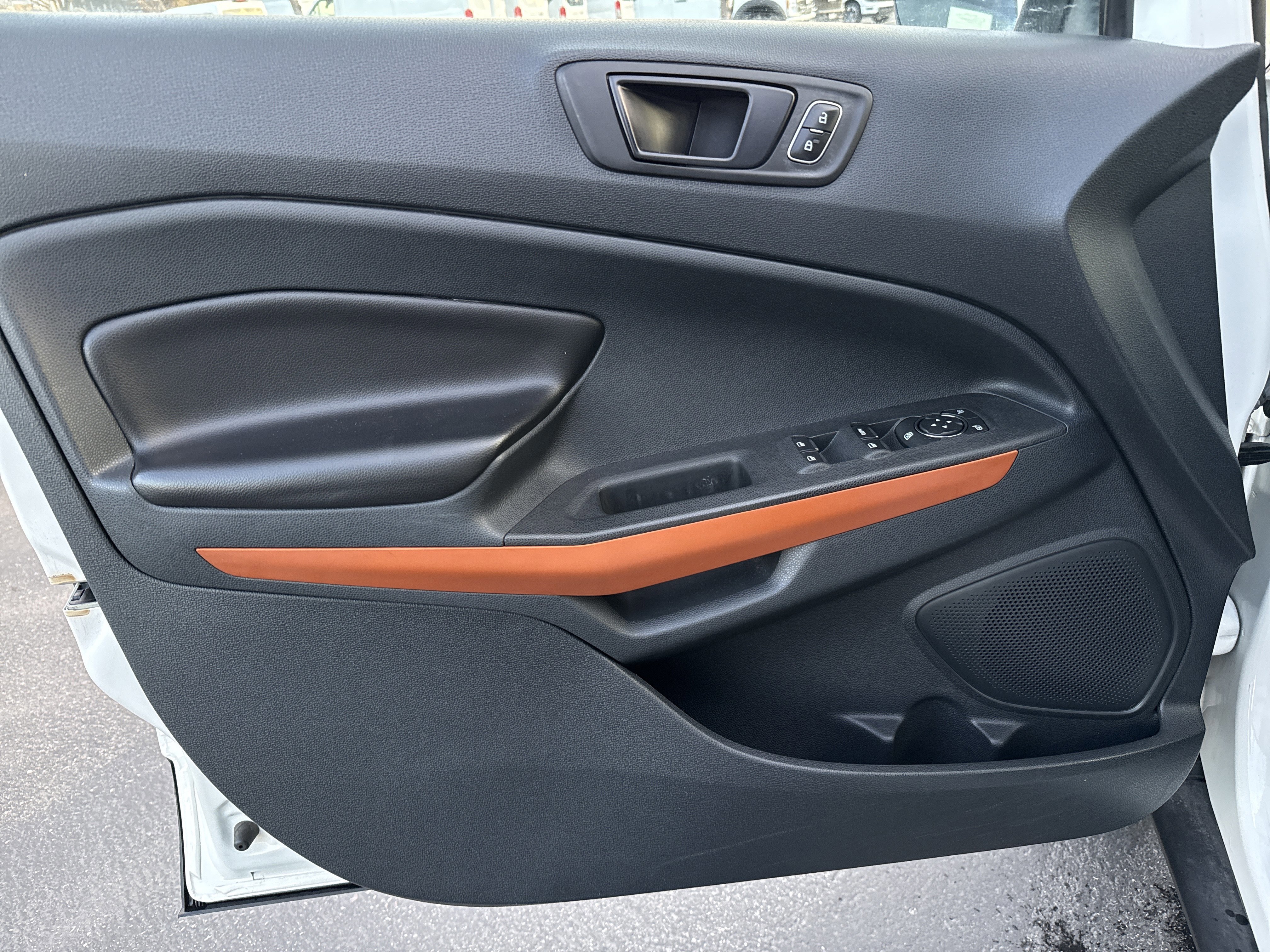 Certified 2018 Ford EcoSport SES image 15