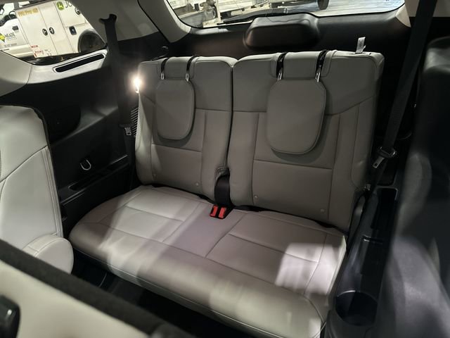 Certified 2025 Ford Explorer Active w/ Active Comfort Package AWD/4WD image 30