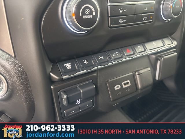 Used 2025 Chevrolet Silverado 2500 Custom w/ Custom Value Package image 17