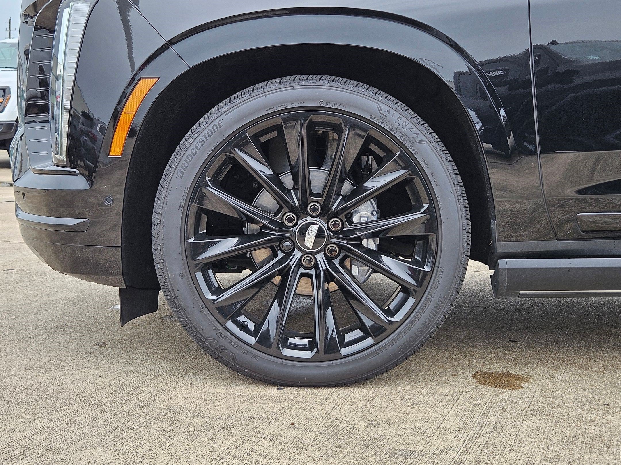 Used 2026 Cadillac Escalade Platinum Sport w/ LPO, ONYX Package AWD/4WD image 13