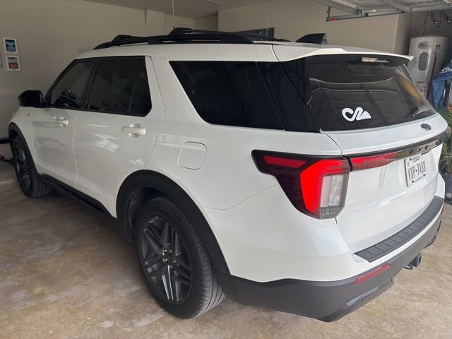 Certified 2025 Ford Explorer ST-Line w/ Premium Package RWD image 2
