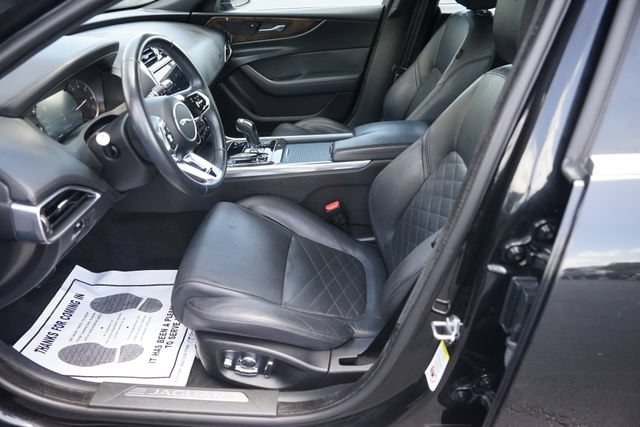 Used 2020 Jaguar XE S RWD image 9