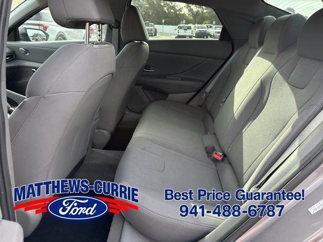 Used 2021 Hyundai Elantra SE w/ Cargo Package FWD image 12