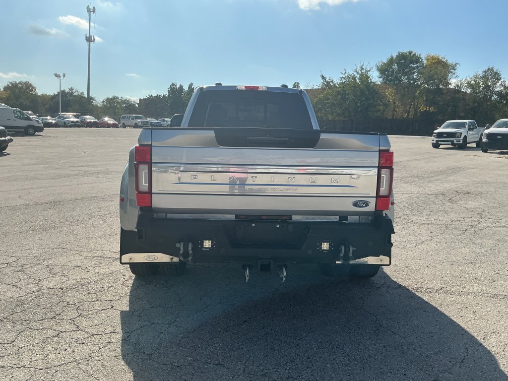 Certified 2022 Ford F450 Platinum w/ FX4 Off-Road Package AWD/4WD image 6