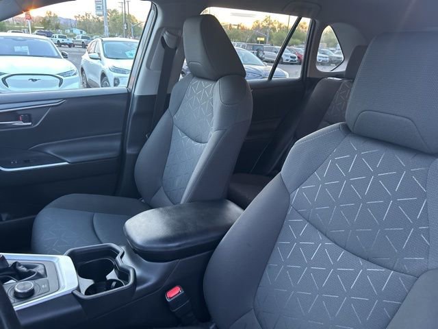 Used 2021 Toyota RAV4 XLE AWD/4WD image 16