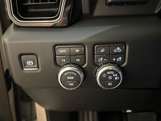 Used 2026 GMC Sierra 2500 AT4 w/ AT4 Premium Plus Package AWD/4WD image 21