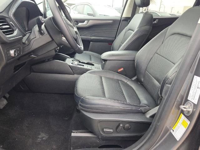 Certified 2022 Ford Escape Titanium w/ Class II Trailer Tow Package image 21