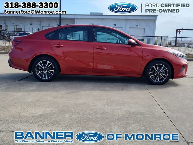 Used 2023 Kia Forte LXS w/ LXS Technology Package image 2