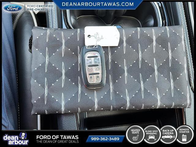 Used 2025 Chrysler Pacifica Limited image 21