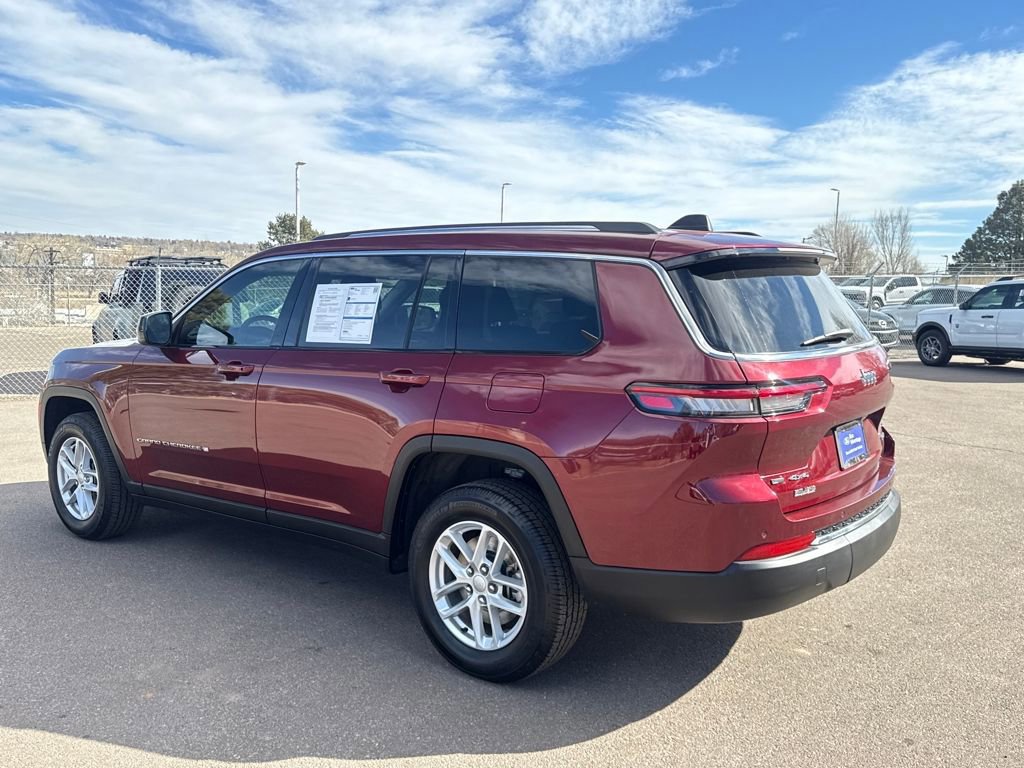 Used 2023 Jeep Grand Cherokee L Laredo image 3