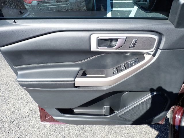 Certified 2023 Ford Explorer XLT w/ Equipment Group 202A AWD/4WD image 23