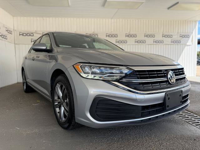 Used 2024 Volkswagen Jetta SE FWD image 1