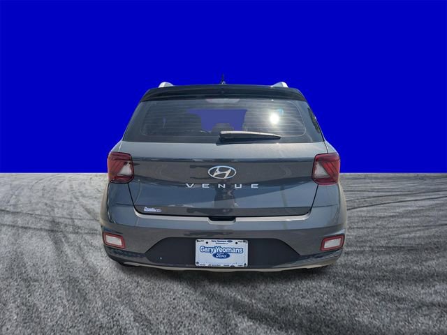 Used 2024 Hyundai Venue Limited FWD image 4