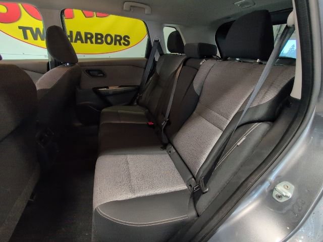 Used 2022 Nissan Rogue S image 25